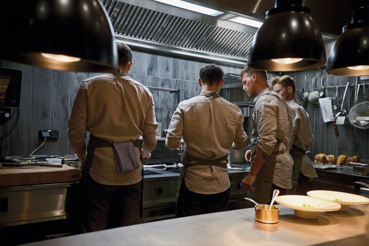 Das Küchenteam beim Service